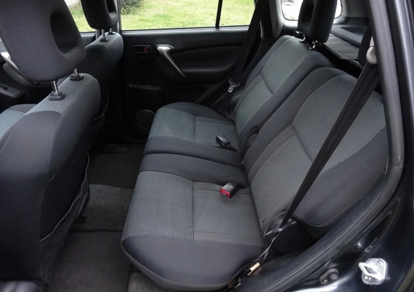 Toyota RAV4 cena 28700 przebieg: 212000, rok produkcji 2004 z Drobin małe 407